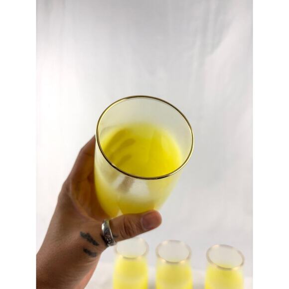Mid Century Vintage Blendo Yellow Frosted Glass Cocktail Set of 4 Gold Rim 1950s - Picture 12 of 16